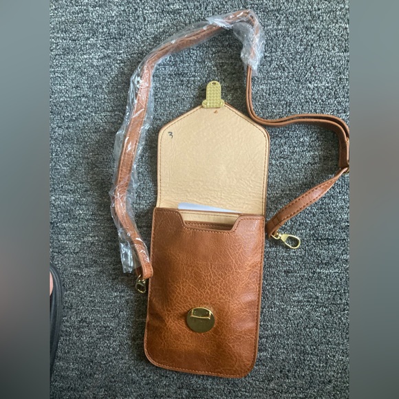 NWOT touchscreen purse with adjustable, removable strap, brown faux leather - Picture 3 of 11